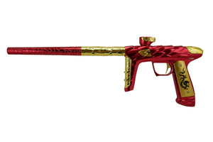 Adrenaline Luxe Idol - สีแดงขัดเงาพร้อมดีเทลสีทองขัดเงา - Adrenaline